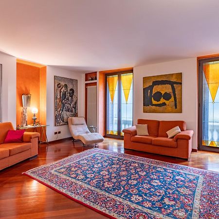 Appartamento Magnifico - Porta Venezia - Wifi Милано Екстериор снимка
